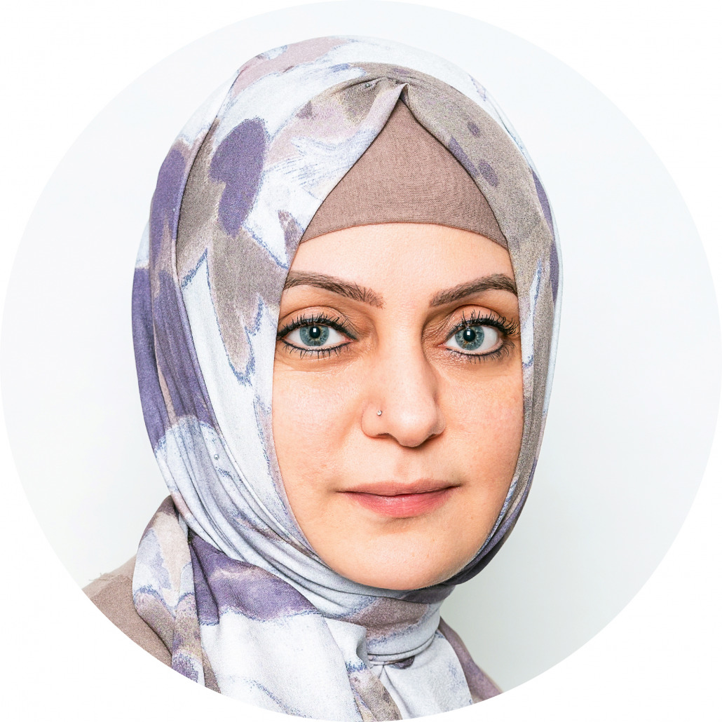 <center>Frau Canan Öz</center>